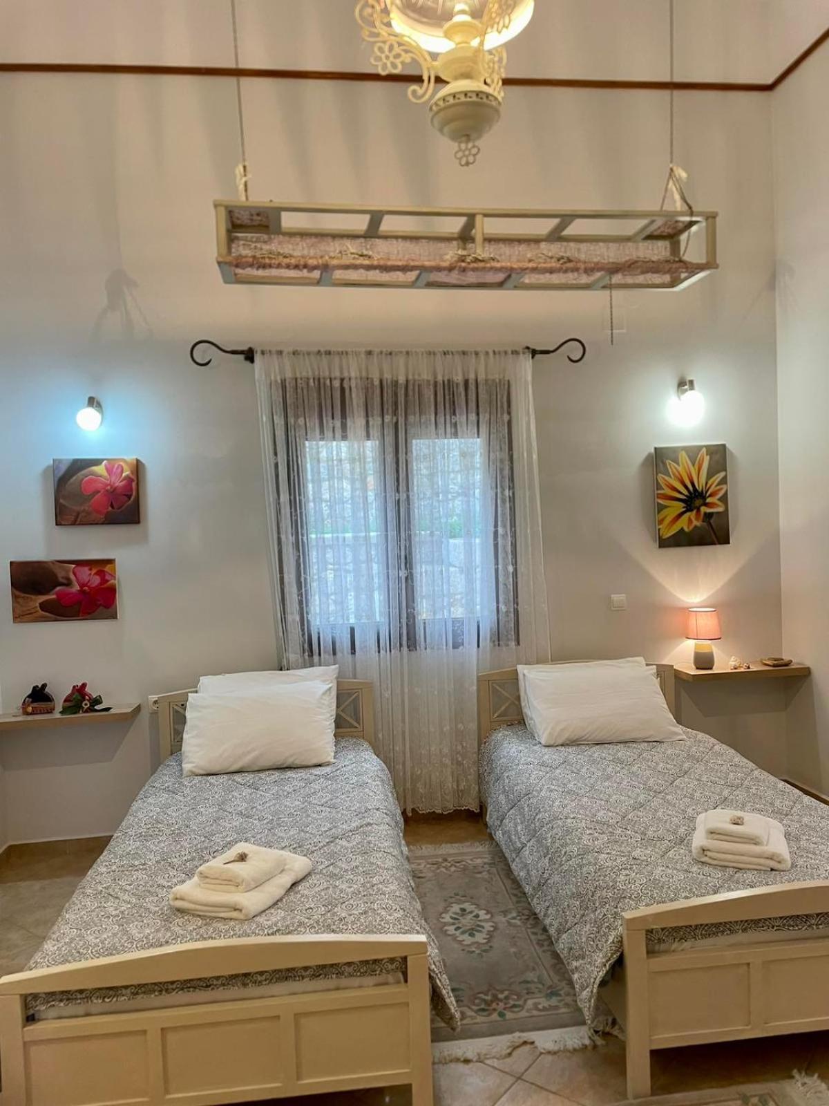 Villa Next To The Sea!! Myrties Екстер'єр фото