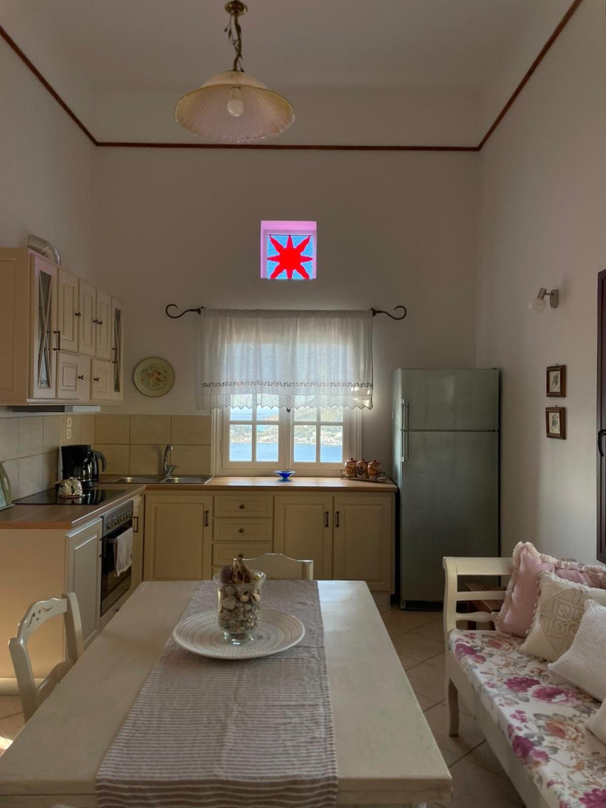 Villa Next To The Sea!! Myrties Екстер'єр фото