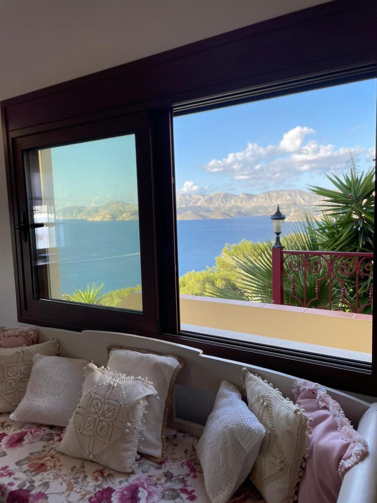 Villa Next To The Sea!! Myrties Екстер'єр фото